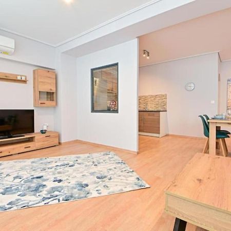 Cozy Apartment Located On Piraeus Port Area- Exteriör bild