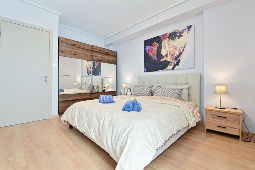 Cozy Apartment Located On Piraeus Port Area- Exteriör bild