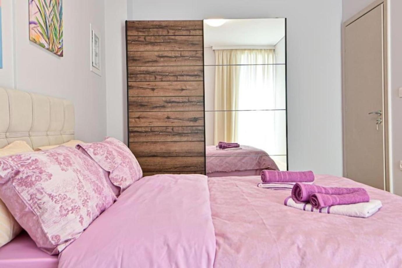 Cozy Apartment Located On Piraeus Port Area- Exteriör bild