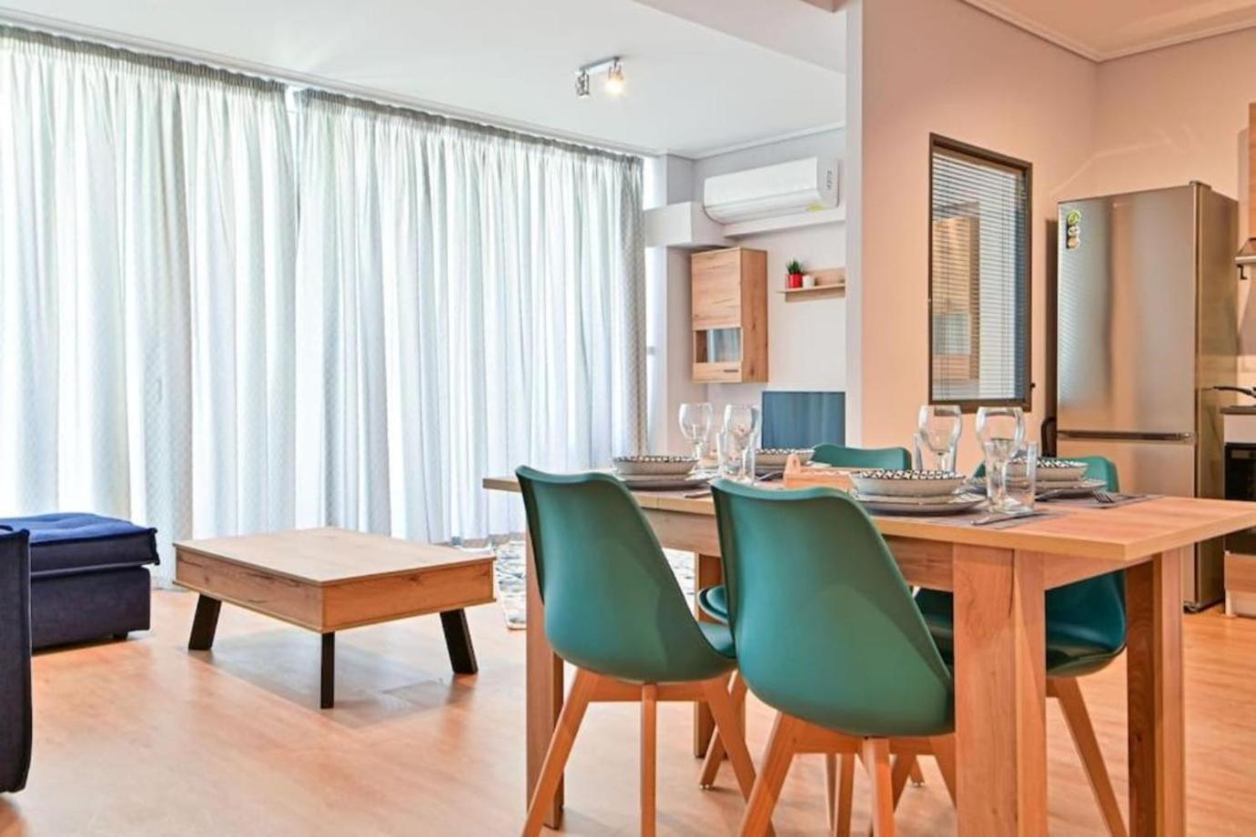 Cozy Apartment Located On Piraeus Port Area- Exteriör bild