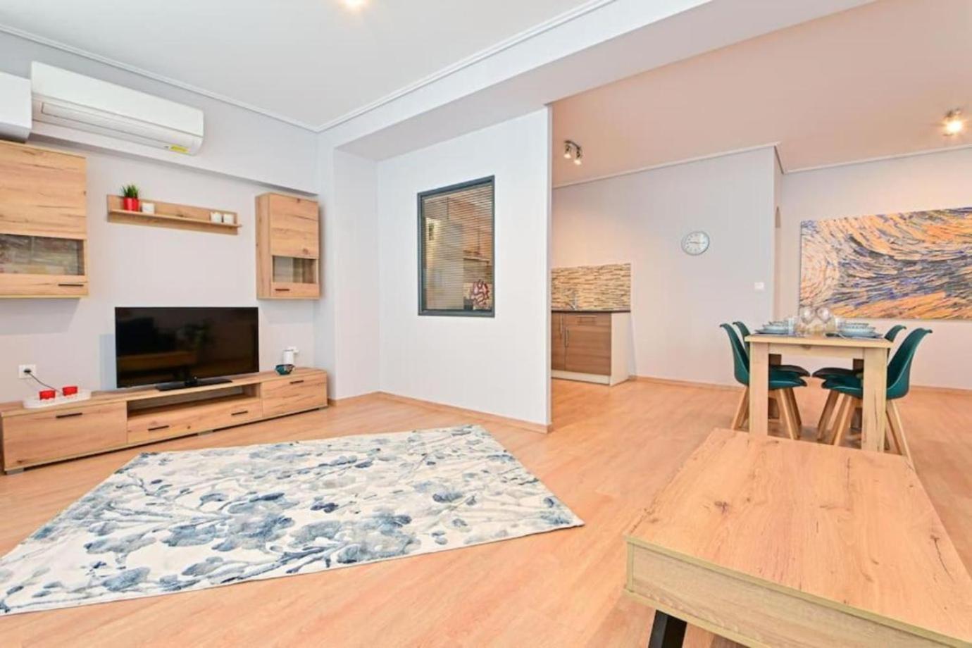 Cozy Apartment Located On Piraeus Port Area- Exteriör bild